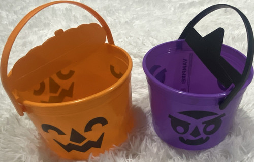 Lot halloween plastic - of,