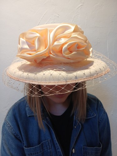 Peach wedding races hat - wedding/races, bnwt