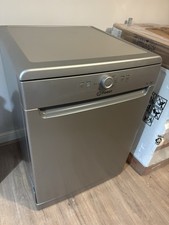Indesit D2FHK26 dishwasher. 5 weeks old! 10 year warranty 