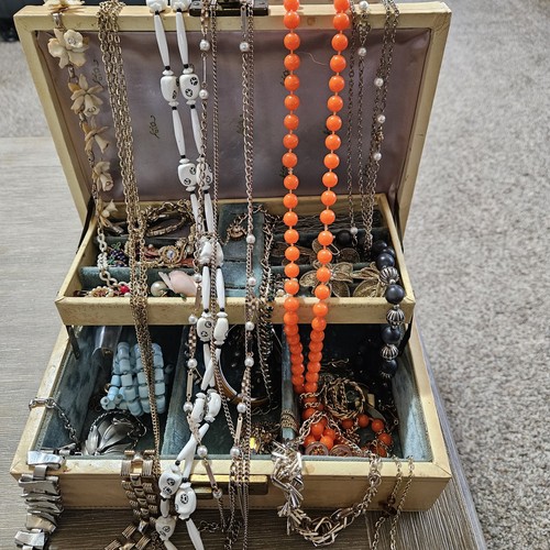 Jewelry box full costume - full, of