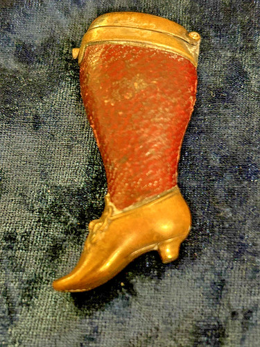 Antique brass vesta case - brass,