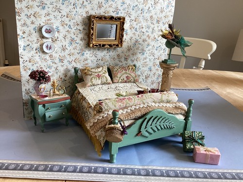 Dolls house scale - house, 1.12