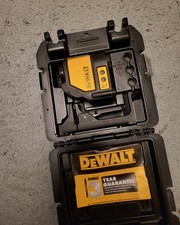 Dewalt DW088CG-XJ Green Self-Levelling Cross-Line Laser Level