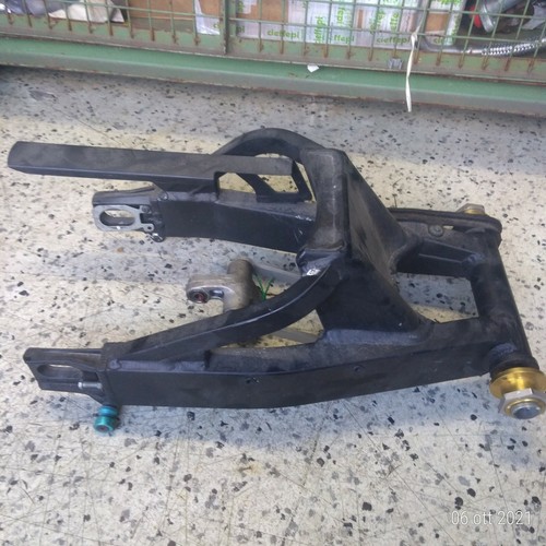 Swingarm with lever compatible - with,