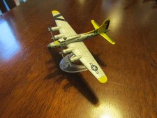 Corgi Fighting Machines 1:300 B17 Flying Fortress, No box, Perfect cond.