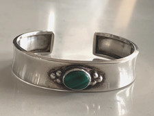 Vintage Navajo Sterling Silver Cuff Bracelet with Malachite Stone