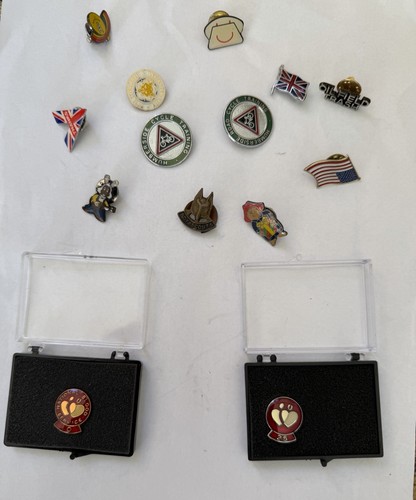Pin badges - ,