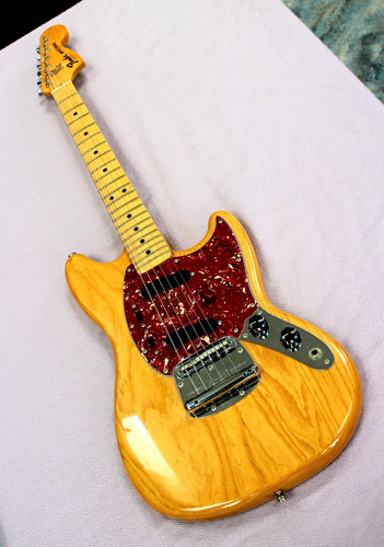 1976 fender mustang - fender,