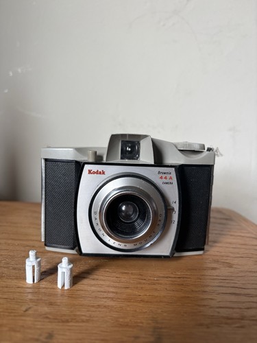 Kodak brownie 44a film camera - brownie,