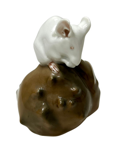 Royal copenhagen figurine - royal,