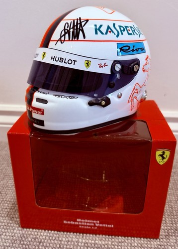 Signed ferrari 2019 - 1/2,