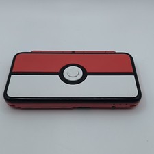 Nintendo 2DS XL Pokeball