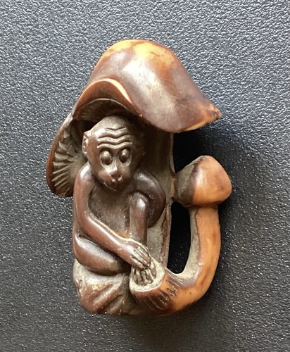 Boxwood netsuke monkey - boxwood,
