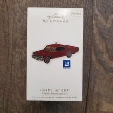 Hallmark 2010 1964 PONTIAC GTO Christmas Ornament #20 Classic American Car