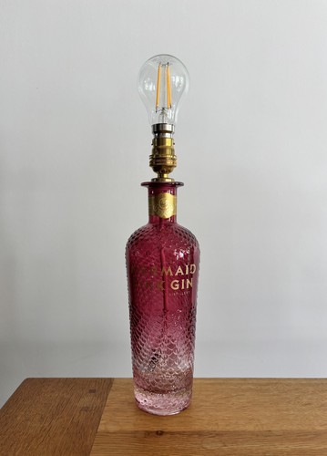 Mermaid pink gin - gin, table