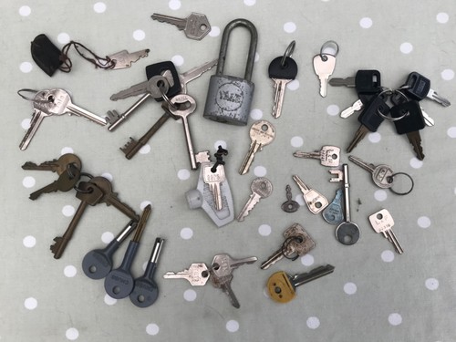 Mixed job lot old keys - job,