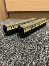 Hornby OO Thomas & Friends Gordon Composite And Brake Coaches