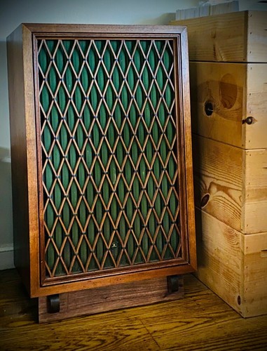 Custom made walnut speaker - custom,