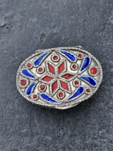 Absolutely stunning vintage - absolutely,