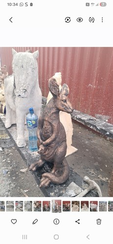 Kangaroo and jeoy concrete - jeoy,