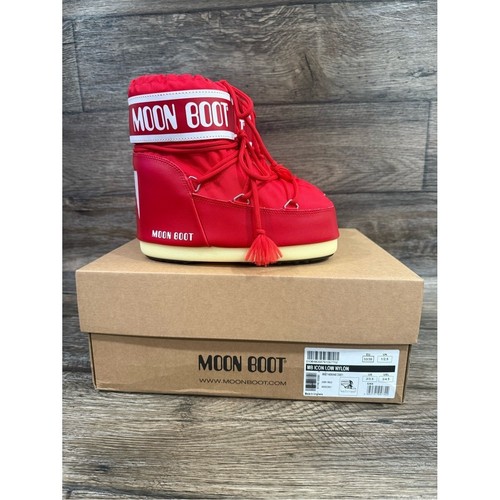 Nwt moon boot classic - nwt,