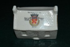 CRESTED CHINA WILLOW ART 'THE