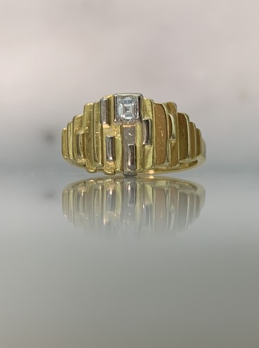 18ct gold modernist ring with - gold,