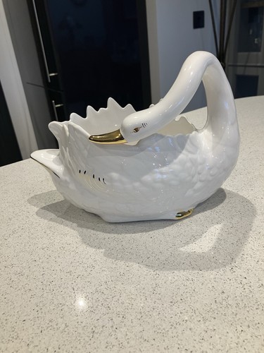 Large white swan plant pot - large,