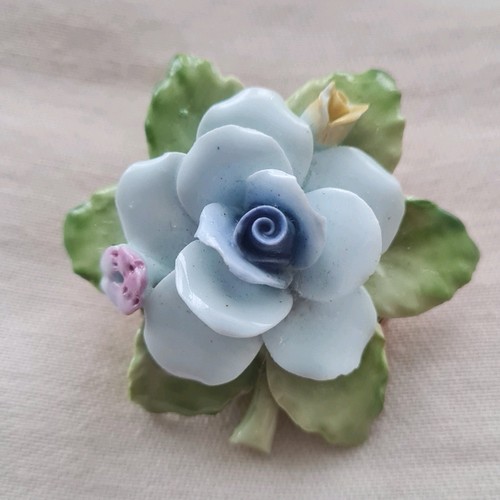 Pale blue porcelain - pale,