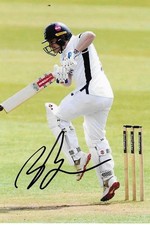 BEN BROWN HAMPSHIRE WICKET KEEPER/BATSMAN SIGNED 6 X 4 INCH PHOTO