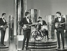 Brian Bennett Hand Signed 8x6