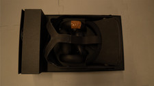 Oculus Quest 1 64GB VR Headset with Controllers The right controller is broken