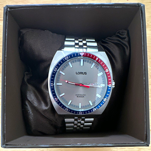 Lorus men automatic 100m - automatic,