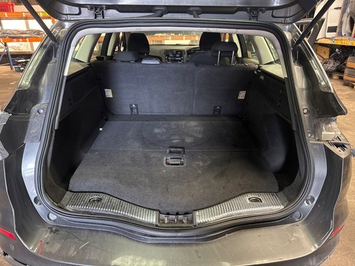 Ford mondeo tailgate rubber - tailgate,