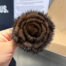 Real Mink Fur Pompom Flower Brooch Women Coat Collar Jewelry Brooches Lady Pins