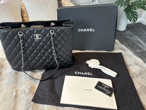 Chanel black quilted - chanel,