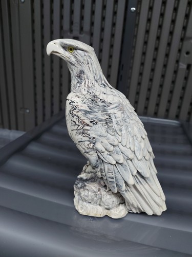Beautiful carved heavy - heavy, eagle