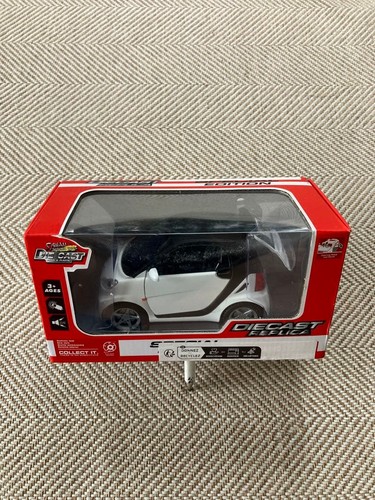 Diecast replica smart white - diecast,