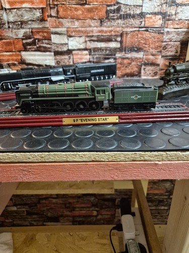 Model trains display set - model, 9f