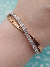 Stunning elegant gold tone - elegant,