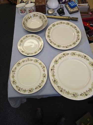 Royal doulton fine bone china - royal,