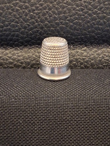 Vintage thimble size in - 5,