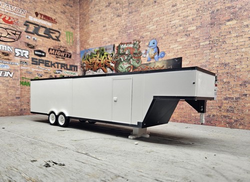 Scale enclosed trailer - 1:24,