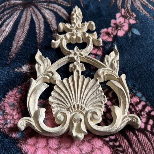 Rococo florentine carved wood - carved,