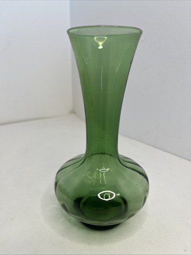 Fluted green glass vase - green,