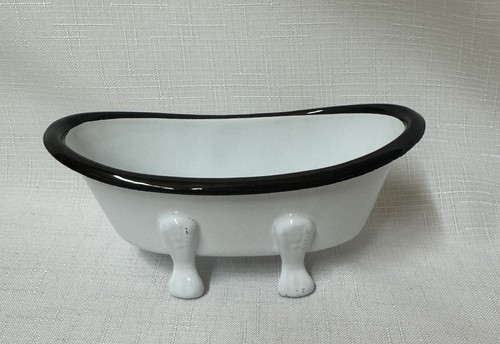Vintage style white enamelware - style,
