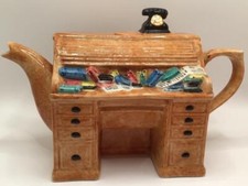 VINTAGE SWINESIDE CERAMICS