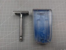 1956 British GILLETTE Tech Set Razor - 61.9g (62g)