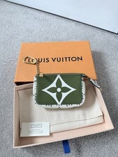 Louis Vuitton Monogram Giant