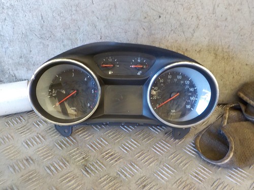 Vauxhall astra mk7 - vauxhall,